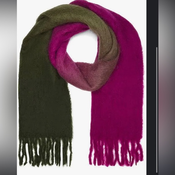 Ganni scarf - Picture 3 of 5